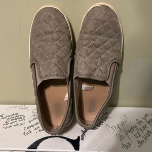 Taupe Target Slides